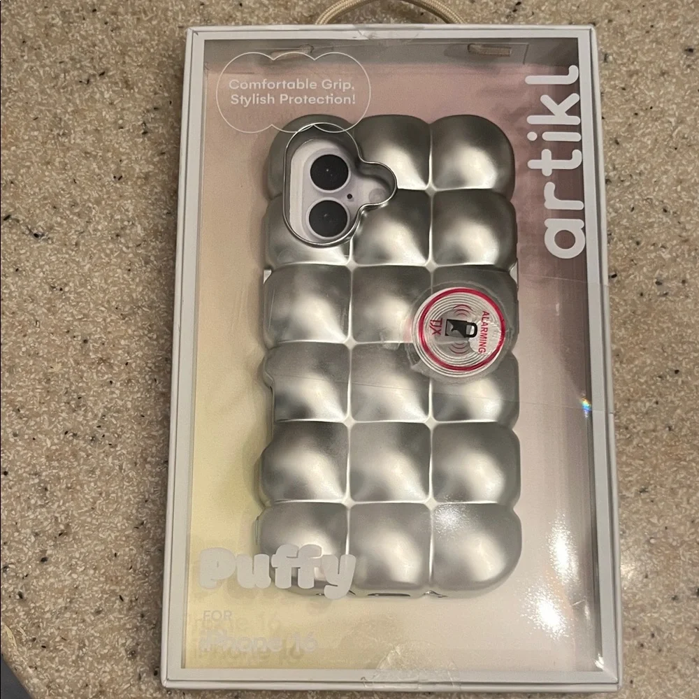 Silver Puffy Case for iPhone 16